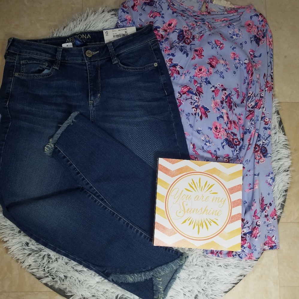 BRAND NEW Arizona Capris